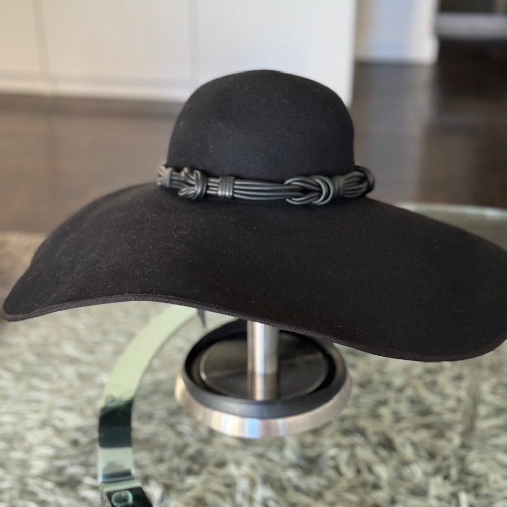 Elie Saab Hat with wide brim